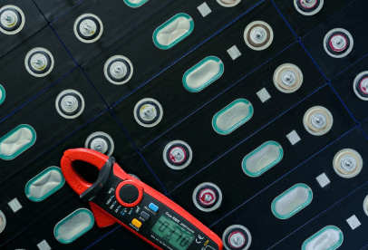 Store your power smartly with our top-tier battery and energy storage installations!